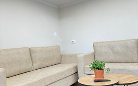 Flors Apartments
