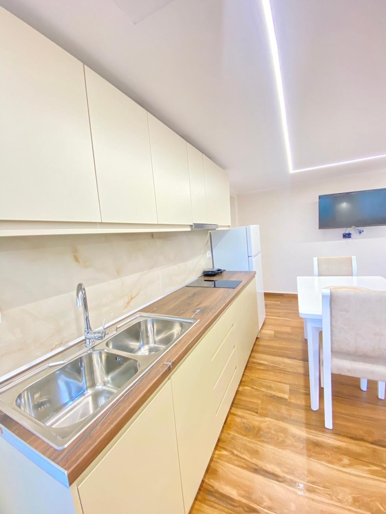 Flors Apartments Durres Exterior photo