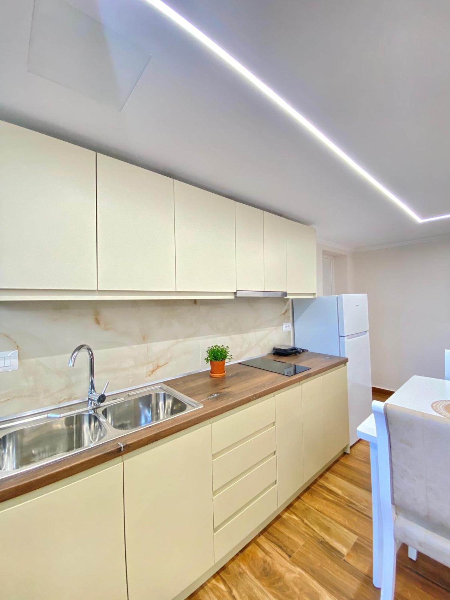 Flors Apartments Durres Exterior photo
